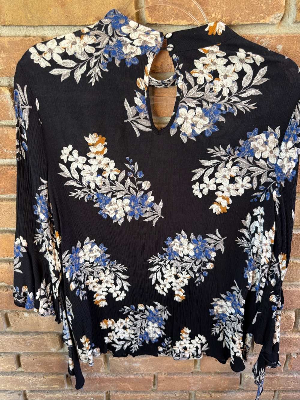 Blu Pepper Women’s Black Long-Sleeve Floral Keyhole Blouse - Picture 4 of 6
